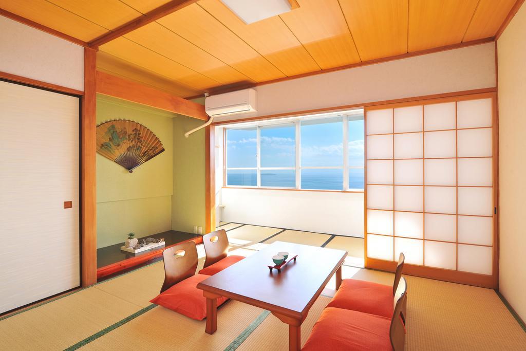 Onsen Hostel Hinoemi Atami  Værelse billede