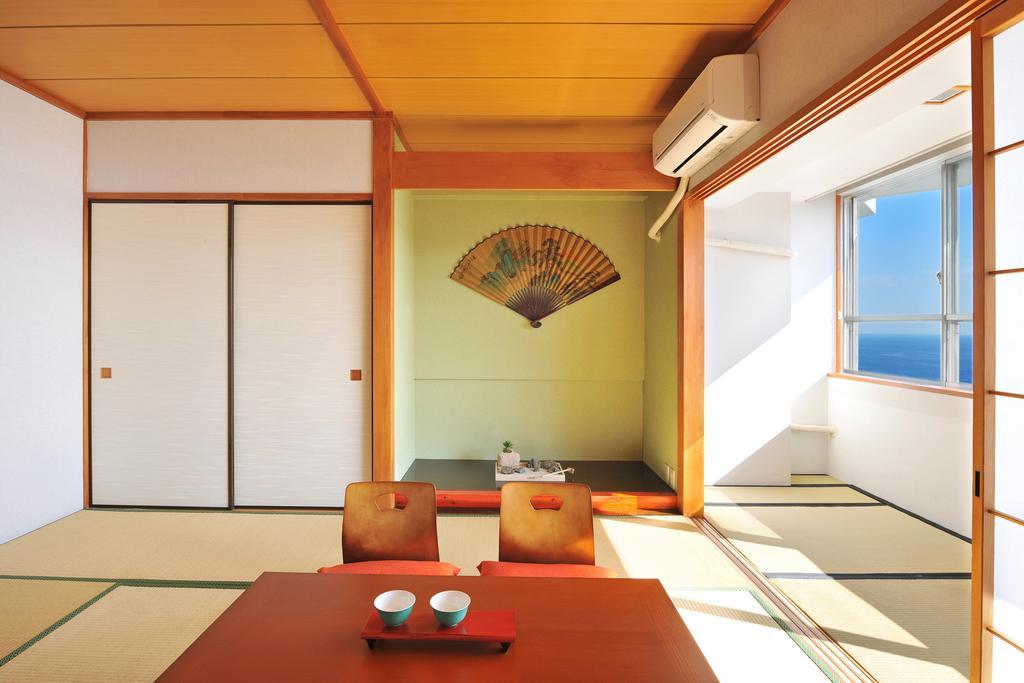 Onsen Hostel Hinoemi Atami  Værelse billede