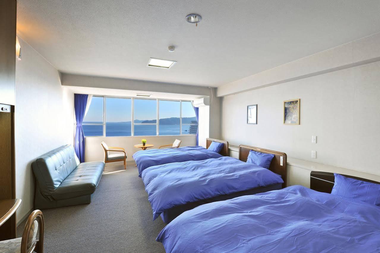 Onsen Hostel Hinoemi Atami  Eksteriør billede
